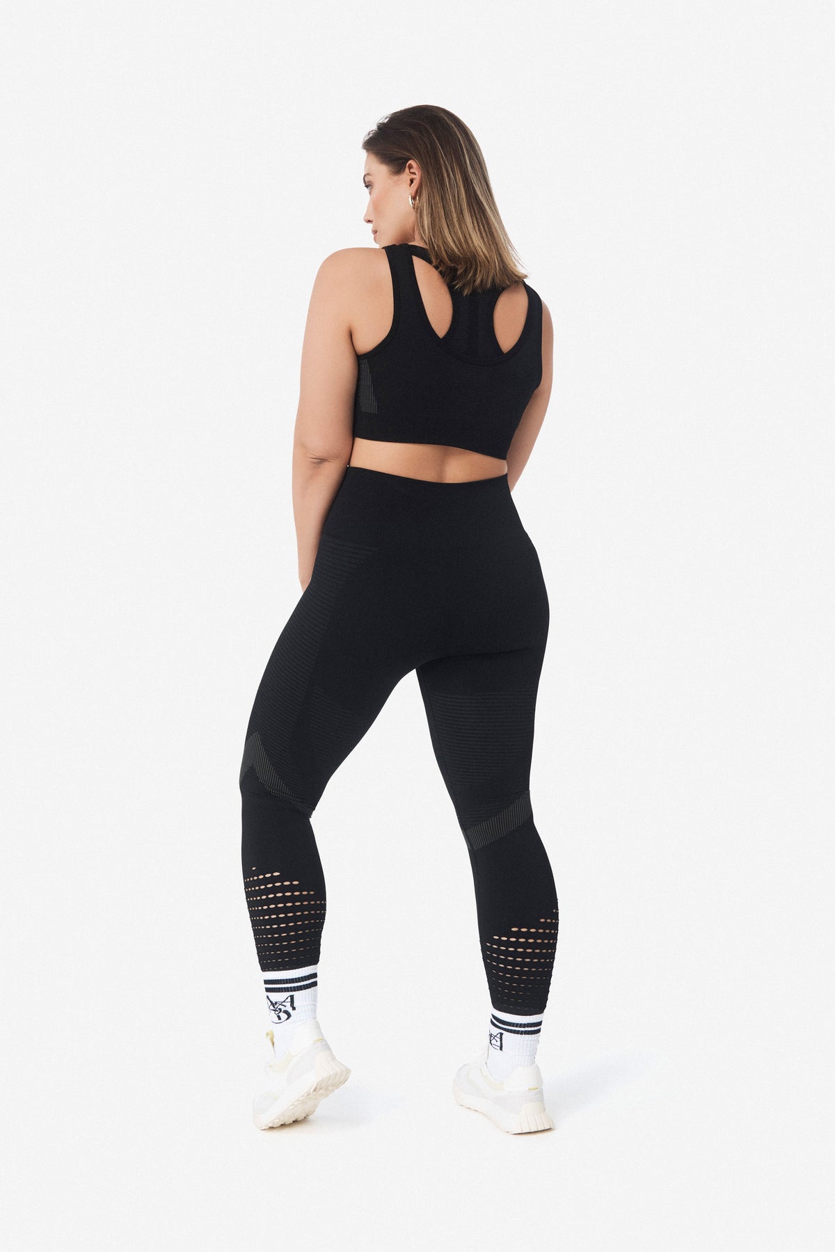 VALENTINA ACTIVE CROP BLACK msfapparel